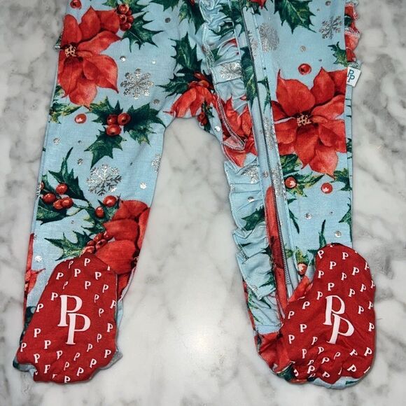NWT POSH PEANUT RUFFLED FOOTIE - Picture 5 of 7